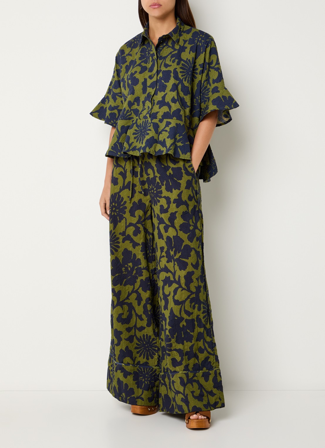 Essentiel Antwerp Jaylee tuniek met structuur en print - voorkant 3 groen