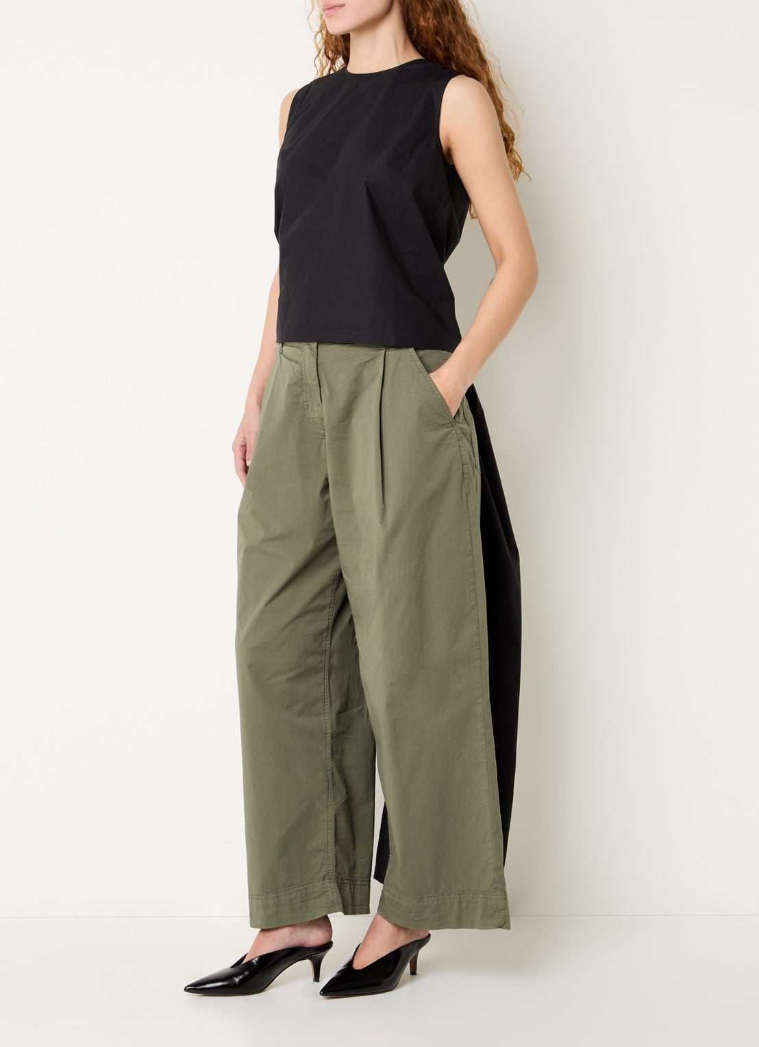 Essentiel Antwerp Jelani top met gestrikt detail en rugdecolleté - voorkant 4 zwart