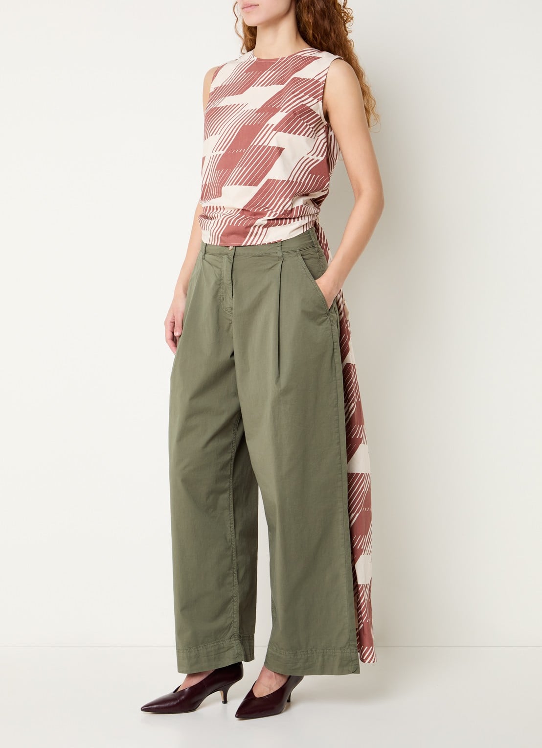 Essentiel Antwerp Jelani top met gestrikt detail en rugdecolleté - voorkant 4 bruin