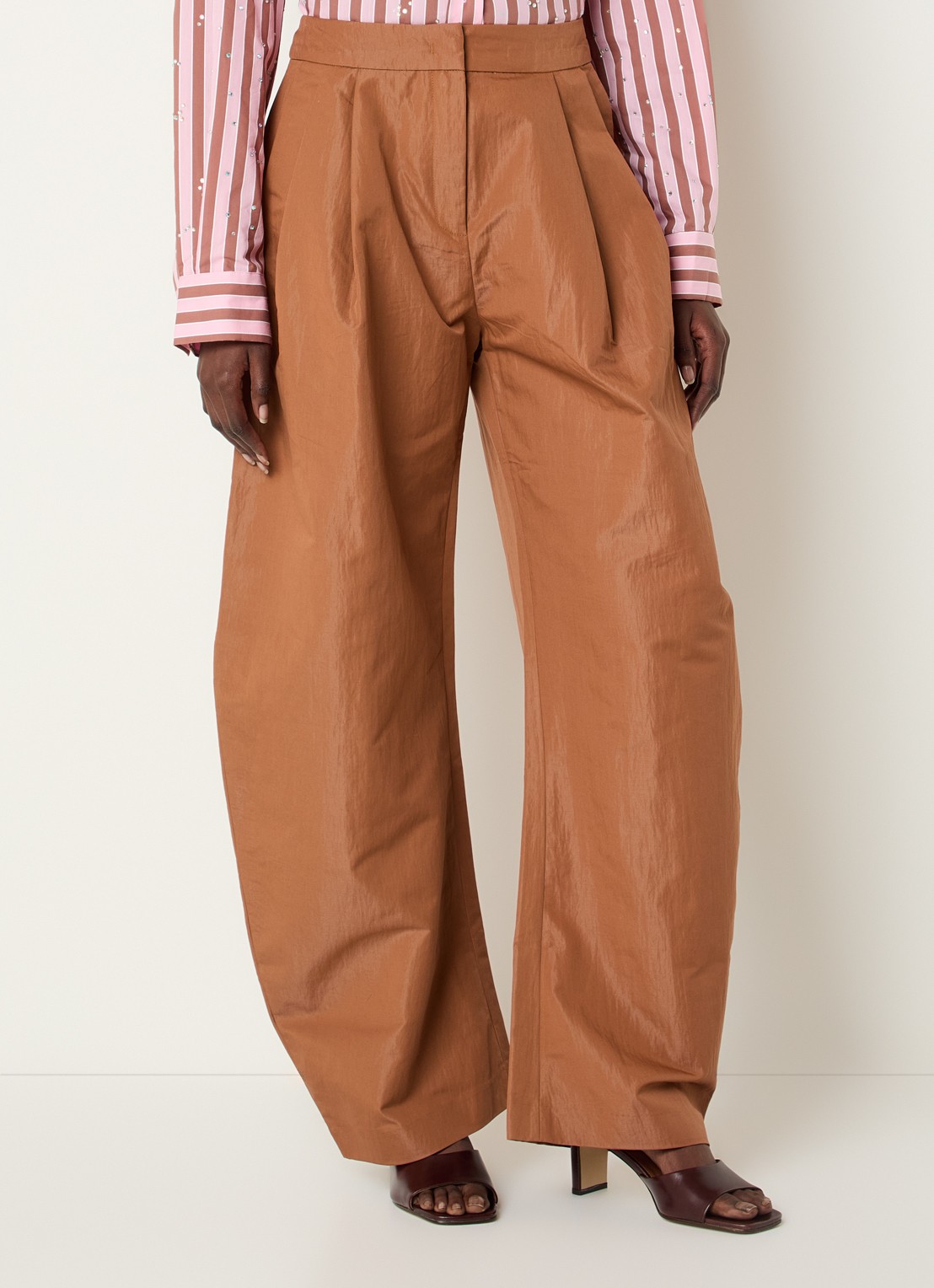 Essentiel Antwerp Jude high waist balloon fit broek met steekzakken - detail hazelnootbruin