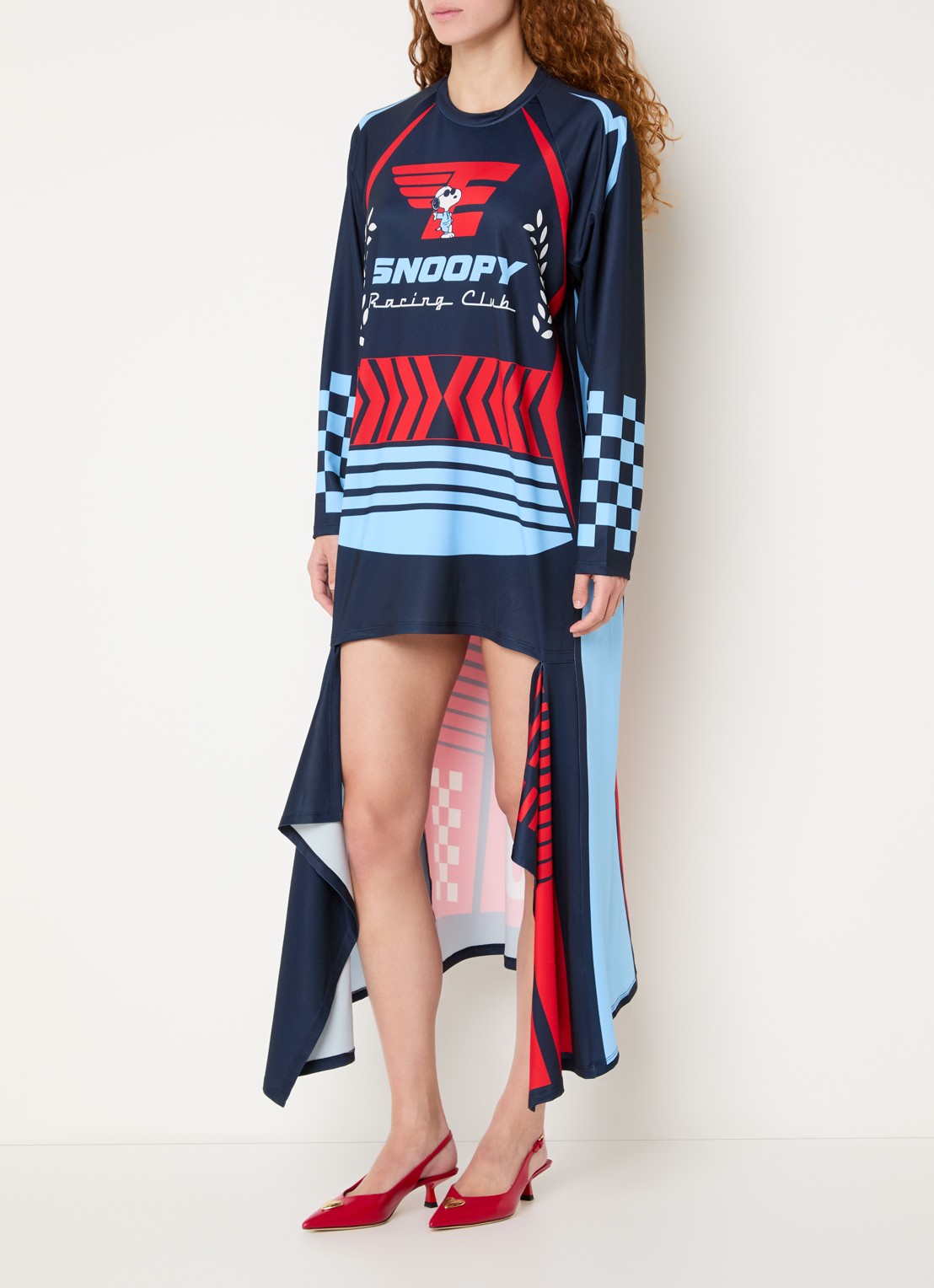 Essentiel Antwerp Jurry asymmetrische T-shirt jurk met print - detail 2 donkerblauw