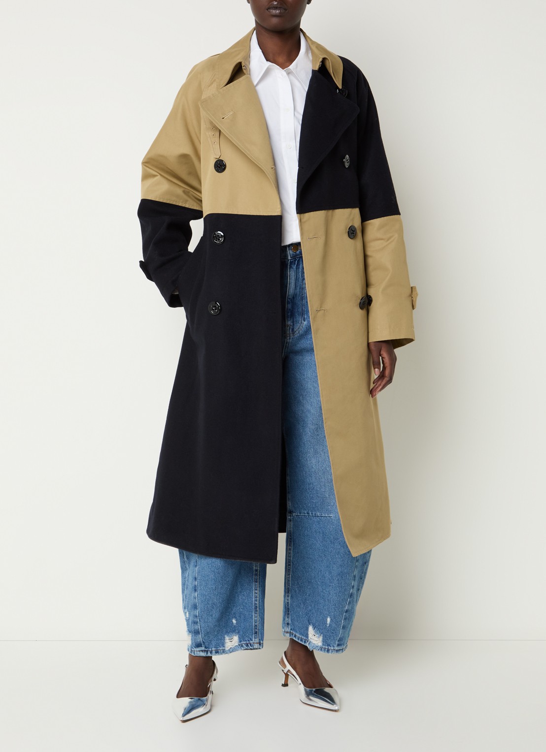 Essentiel Antwerp Just trenchcoat in wolblend met patchwork - voorkant 2 khaki
