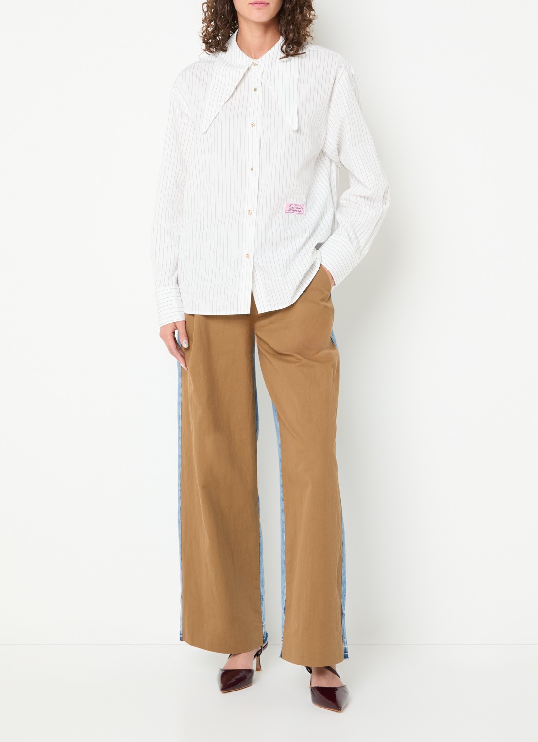 Essentiel Antwerp Kacao blouse met streepprint en logo - voorkant 4 wit