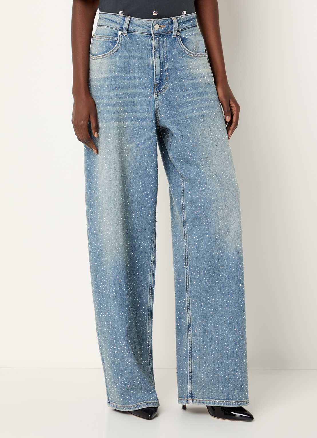 Essentiel Antwerp Kactus low waist loose fit jeans met strass en steekzakken - detail jeans
