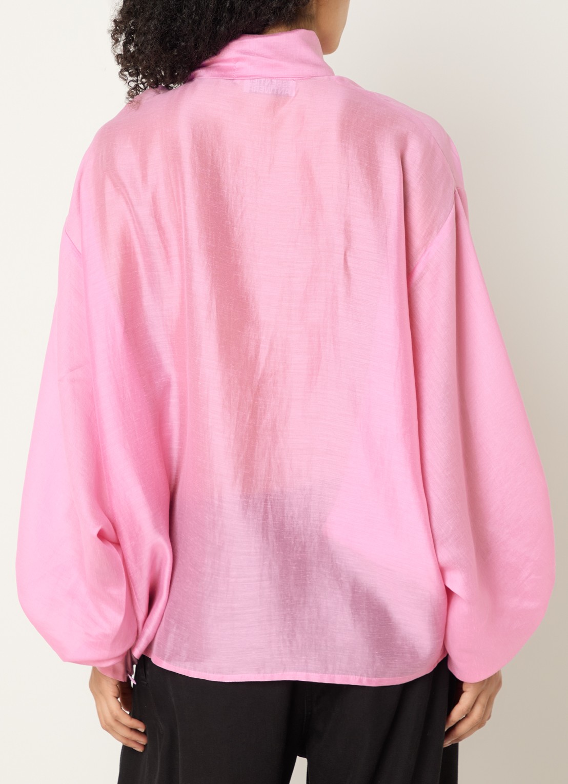 Essentiel Antwerp Karismatic top met sjaalkraag - achterkant 3 roze