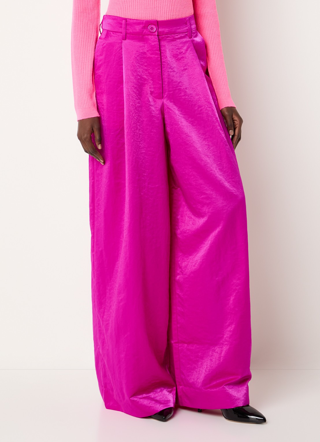 Essentiel Antwerp Karmen high waist wide fit palazzo broek met glanzende finish - detail 3 fuchsia