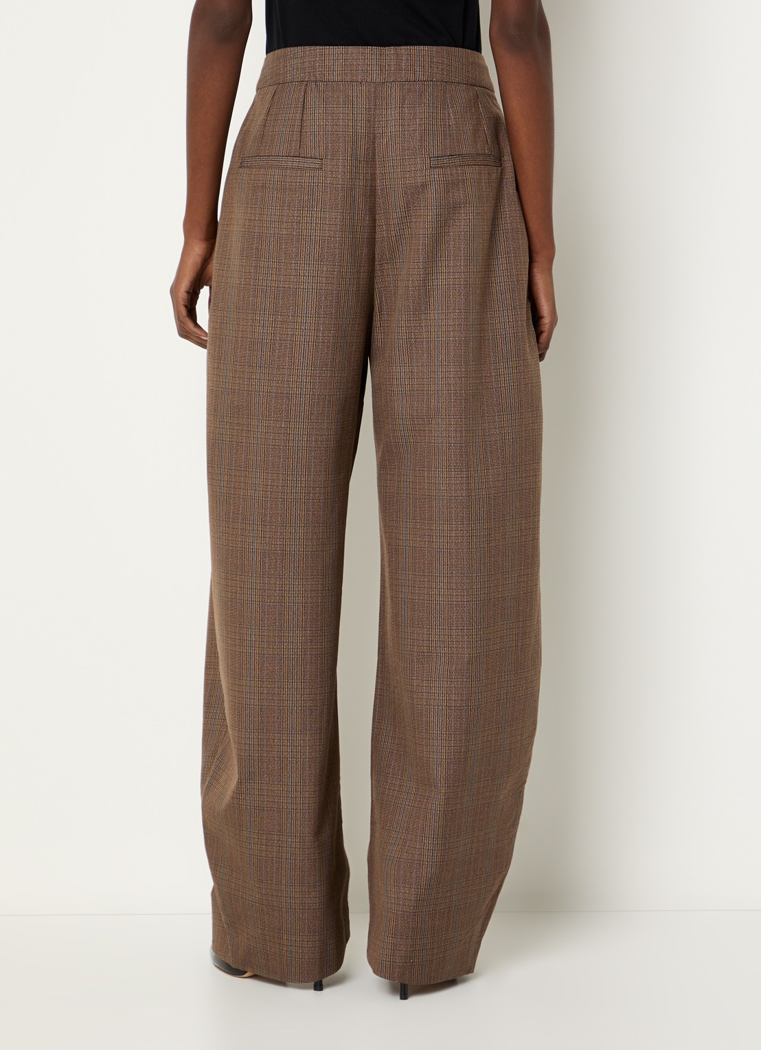 Essentiel Antwerp Karoll2 low waist balloon fit pantalon in wolblend met ruitdessin - achterkant 4 hazelnootbruin