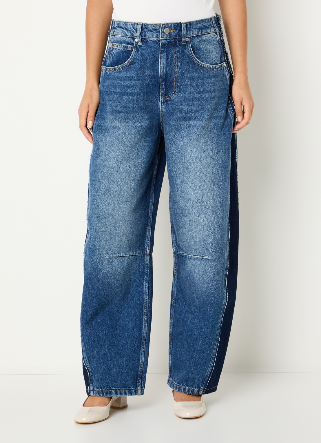 Essentiel Antwerp Kashba high waist balloon fit jeans met medium wassing - detail 2 indigo