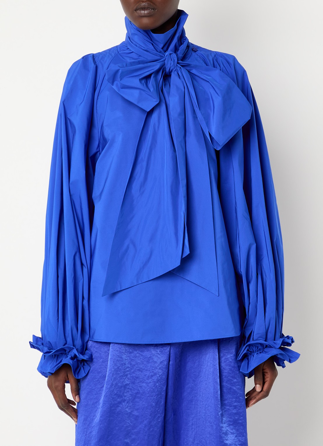 Essentiel Antwerp Kelly blouse met sjaalkraag  - detail 3 kobaltblauw