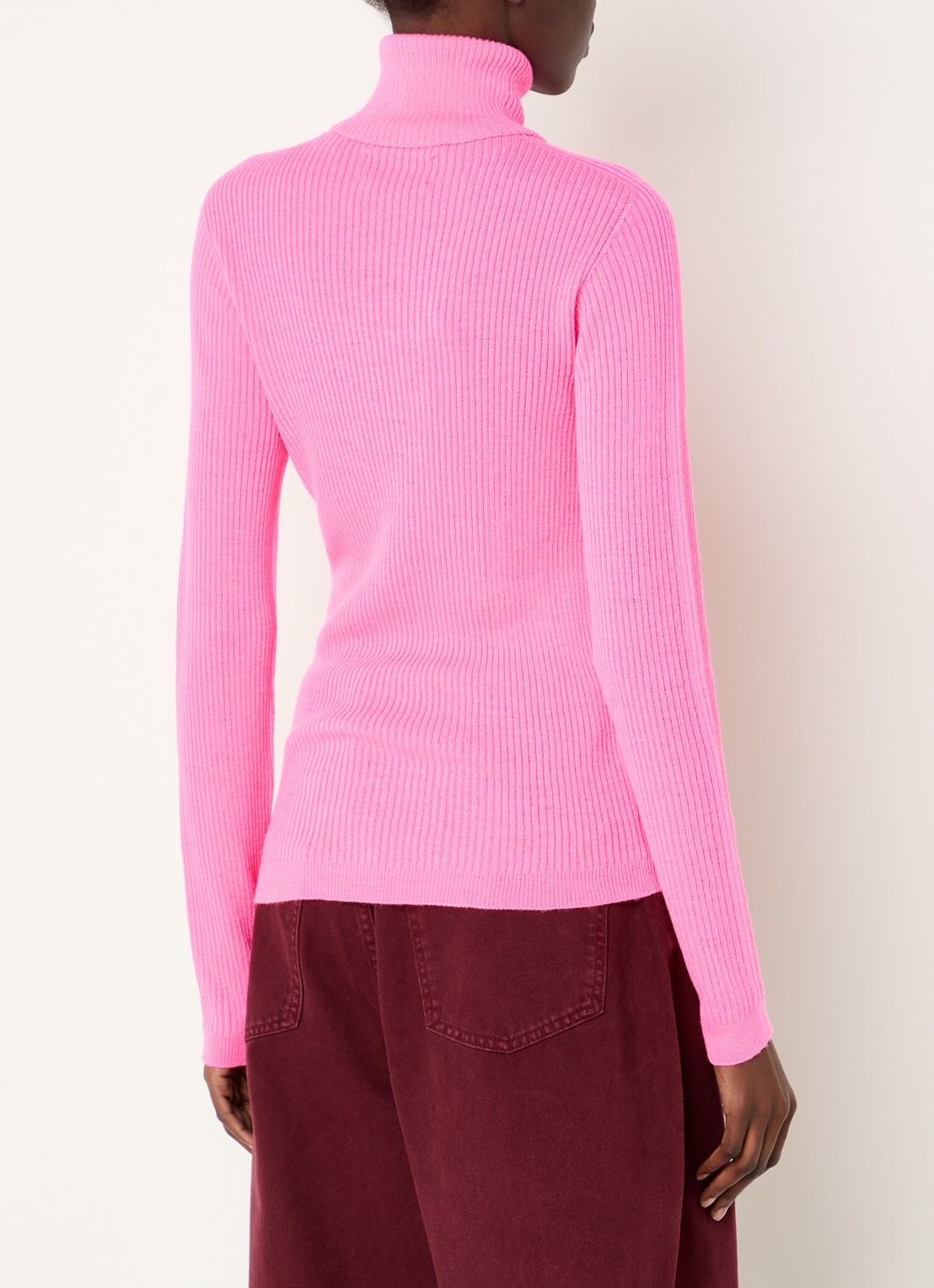Essentiel Antwerp Kelmuse2 ribgebreide coltrui in wolblend - achterkant neonroze