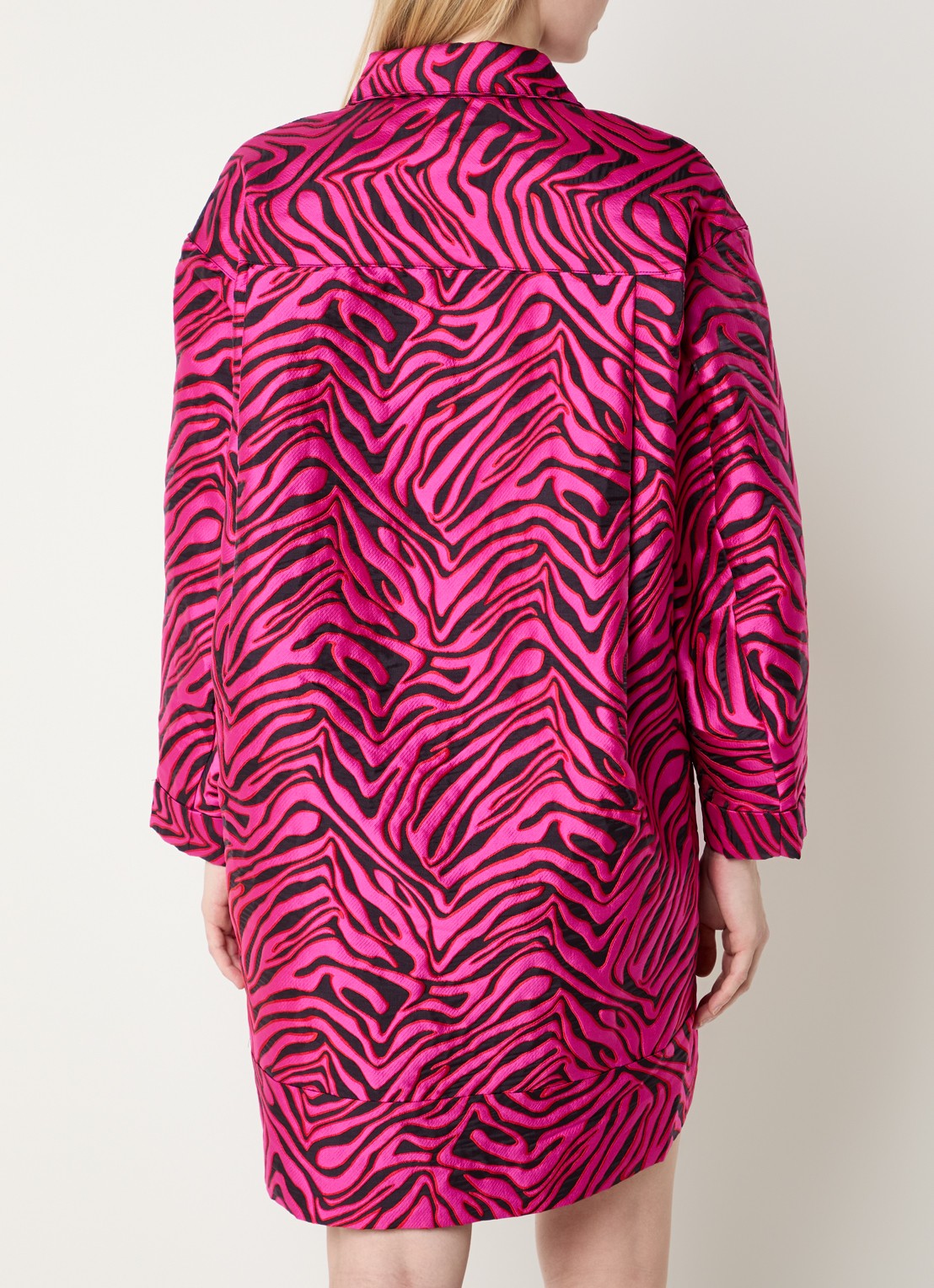 Essentiel Antwerp Keziah mini jurk met dierenprint - achterkant fuchsia