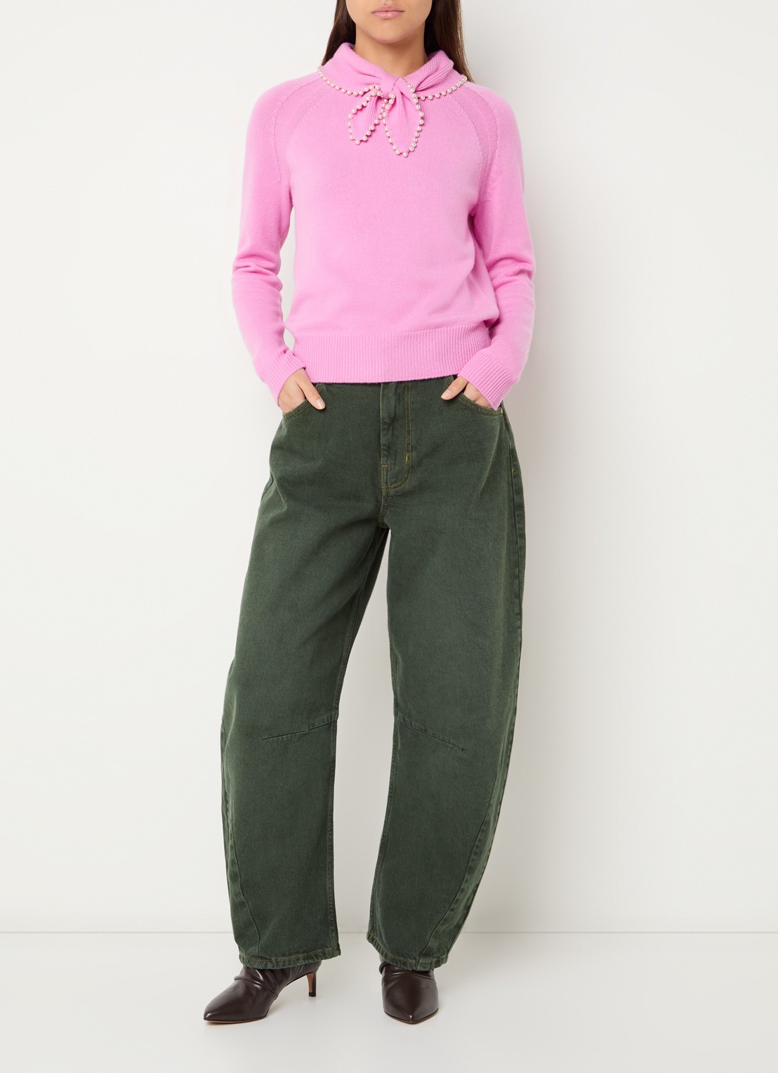 Essentiel Antwerp Kokos mid waist cropped balloon fit jeans met gekleurde wassing - voorkant 2 grijsmele