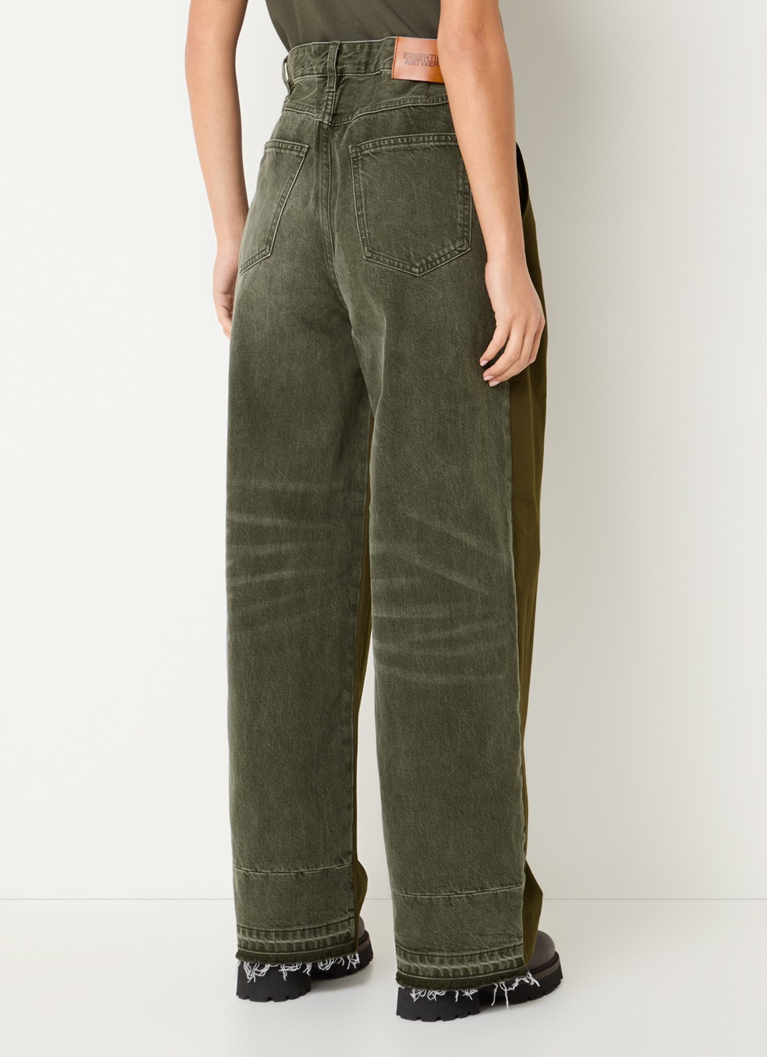 Essentiel Antwerp Krisp high waist wide fit broek met details van denim en steekzakken - achterkant 3 donkergroen