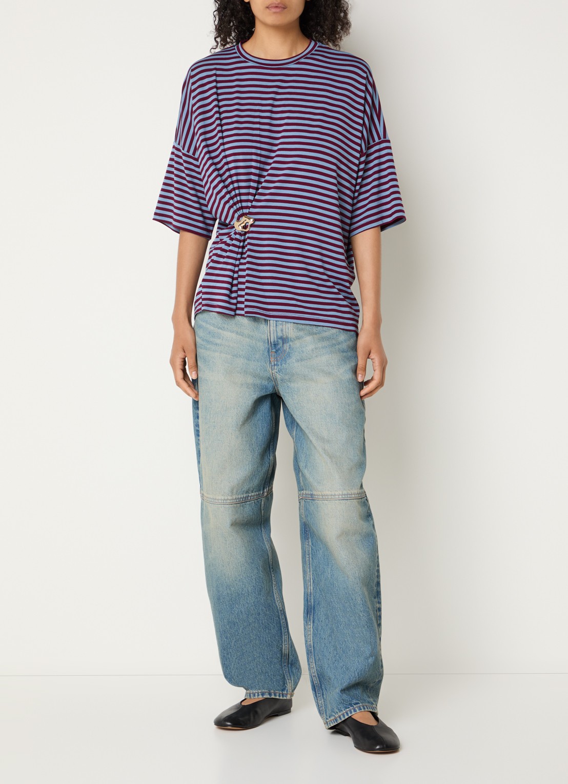 Essentiel Antwerp Kriss top met knoopdetail en streepprint - voorkant 4 bordeauxrood