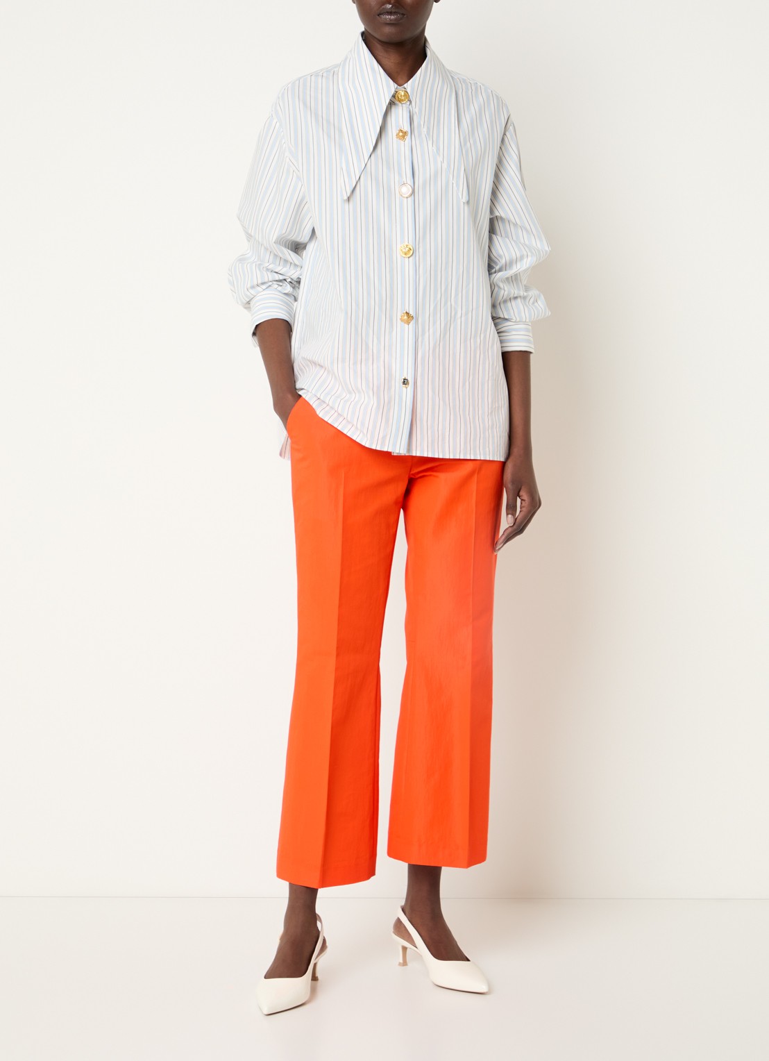 Essentiel Antwerp Mid waist cropped flared fit pantalon met steekzakken - voorkant 4 oranjerood