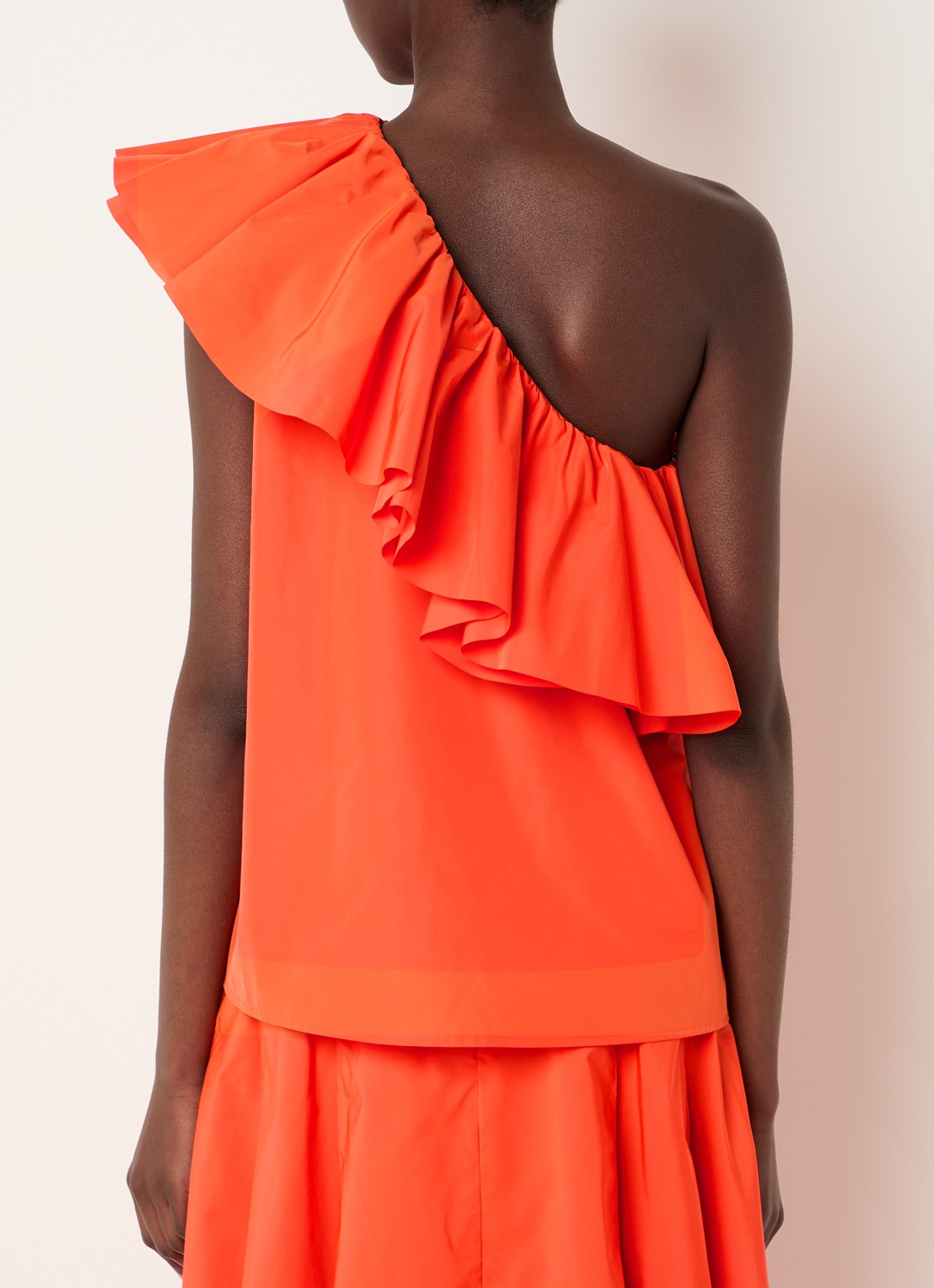 Essentiel Antwerp One shoulder top met volant - achterkant oranjerood