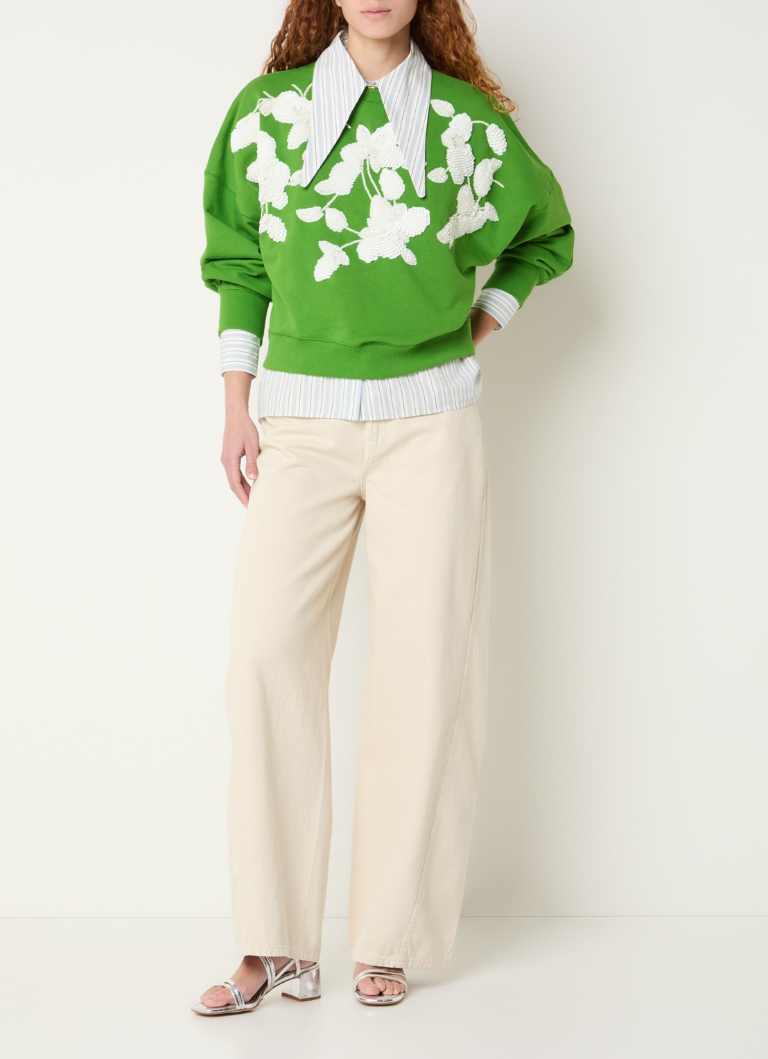 Essentiel Antwerp Sweater met pailletten - voorkant 4 groen