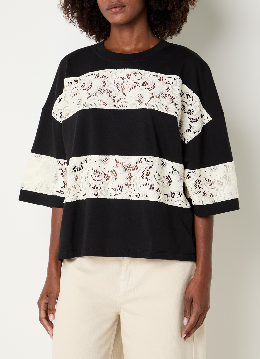 Essentiel Antwerp T-shirt met broderie - detail 4 zwart