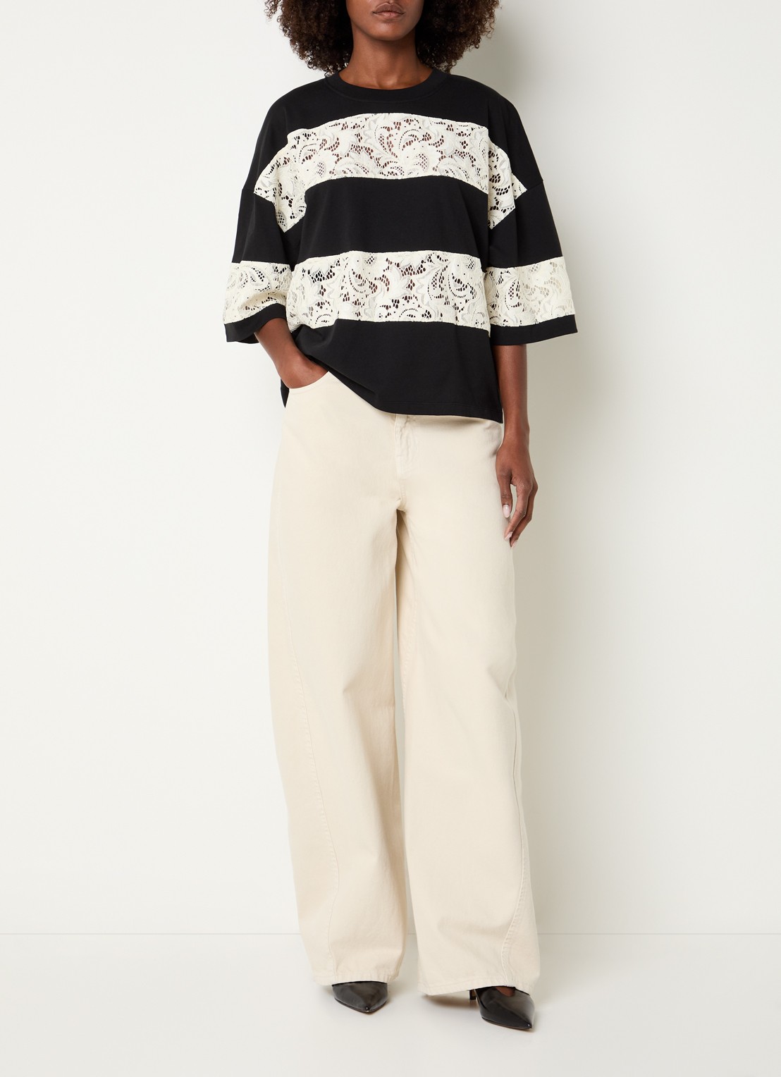 Essentiel Antwerp T-shirt met broderie - voorkant 2 zwart