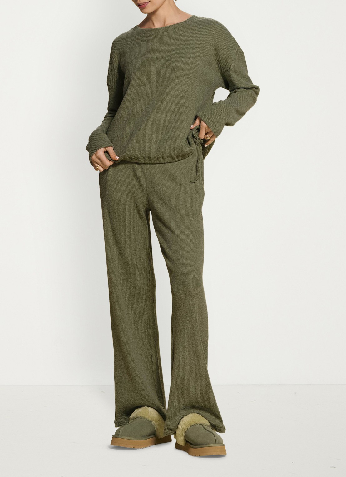 Essenza Dani loungebroek met gemeleerd dessin - detail groen