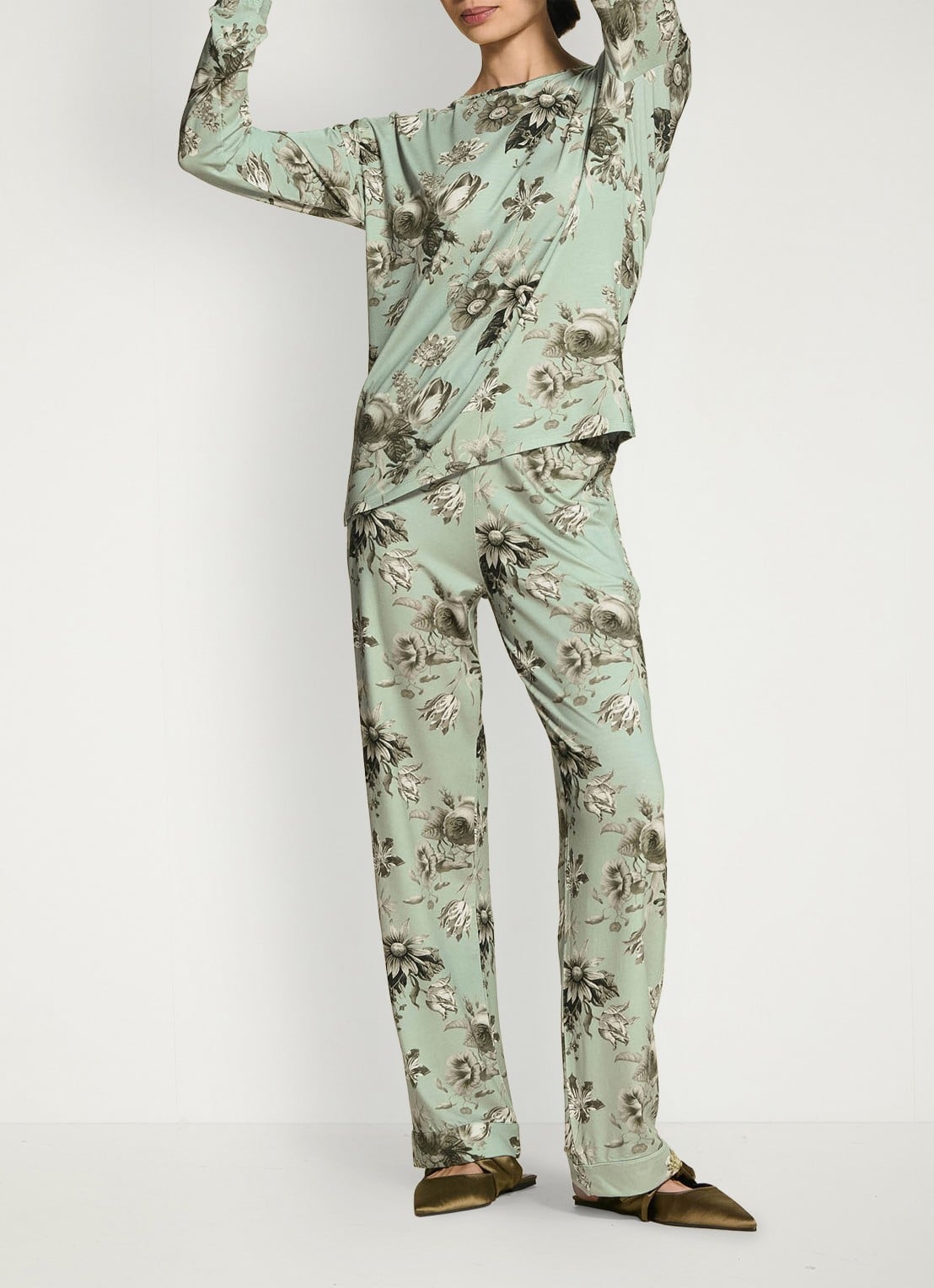 Essenza Denna Florean loungetop met bloemenprint - voorkant 5 groen