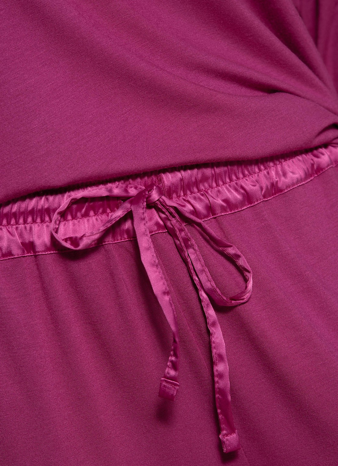 Essenza Denna loungetop met lange mouw - detail roze