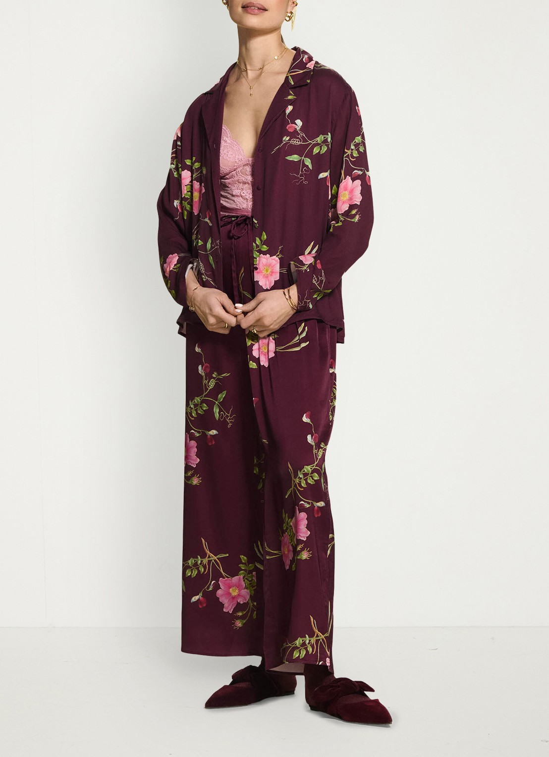 Essenza Elodie Maren loungetop met bloemenprint - detail 4 donkerrood