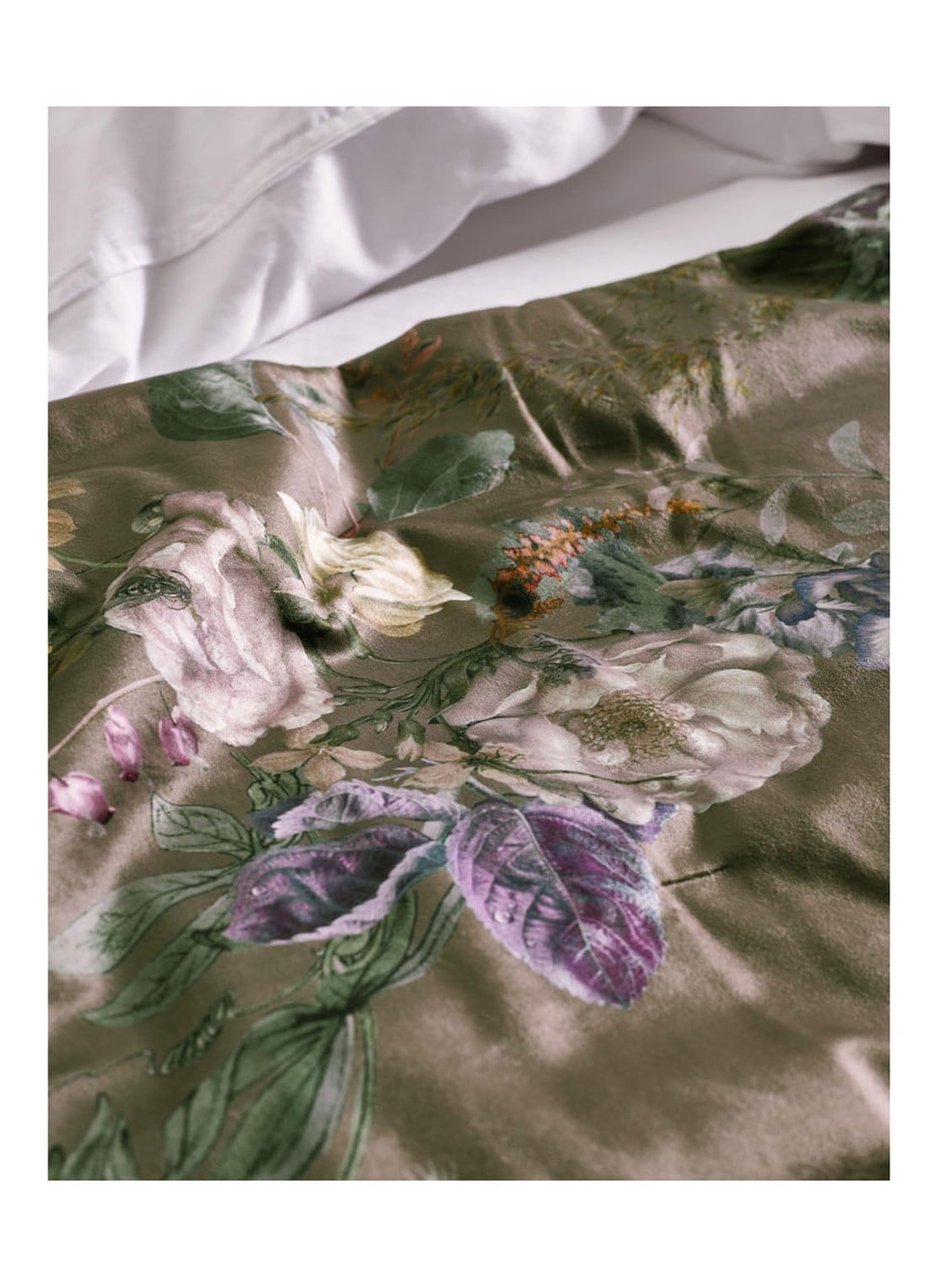 Essenza Isabelle plaid met bloemenprint 170 x 135 cm - detail 3 donkerbruin