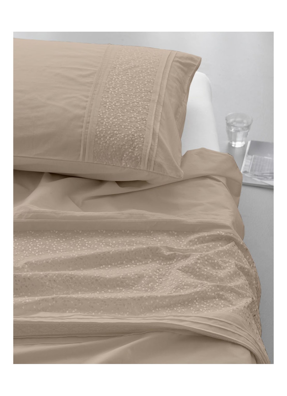 Essenza May dekbedovertrekset van katoen perkal 200TC - inclusief kussenslopen - detail 4 beige