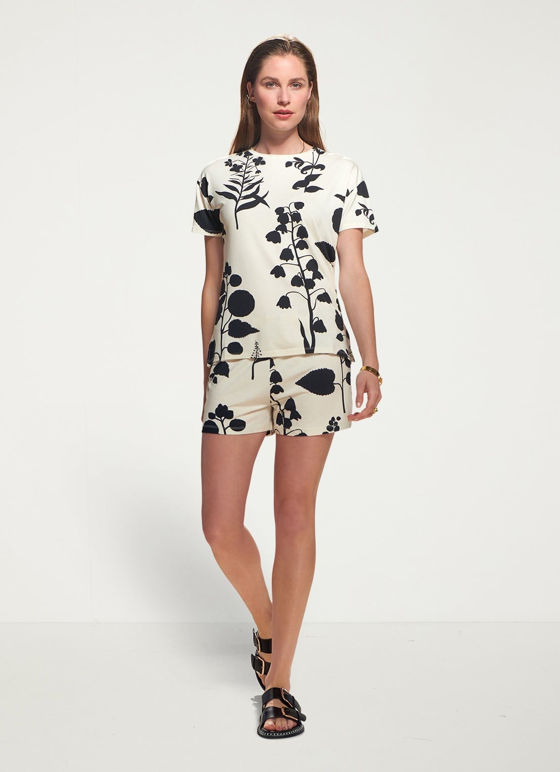 Essenza Nori Liva straight fit korte broek met bloemenprint - voorkant 5 gebroken wit