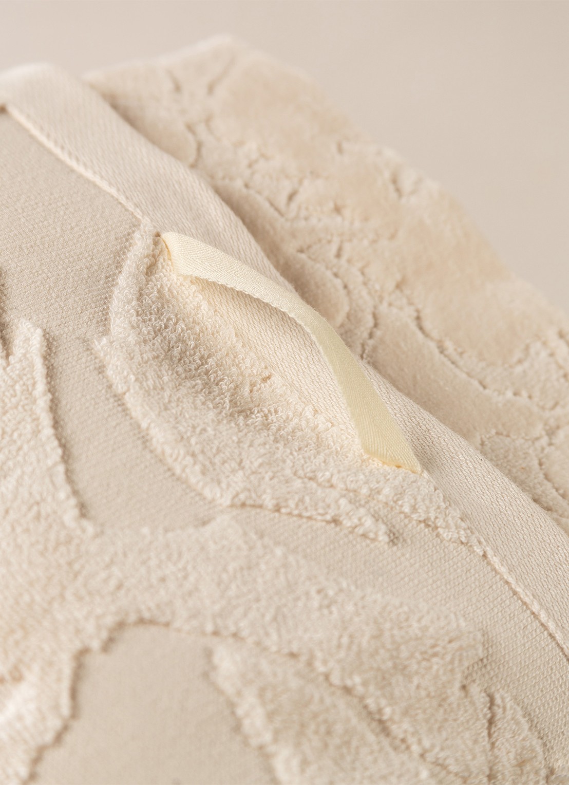 Essenza Rosie badlaken - 600 gr/m2 - 70 x 140 cm - detail 4 vanillegeel