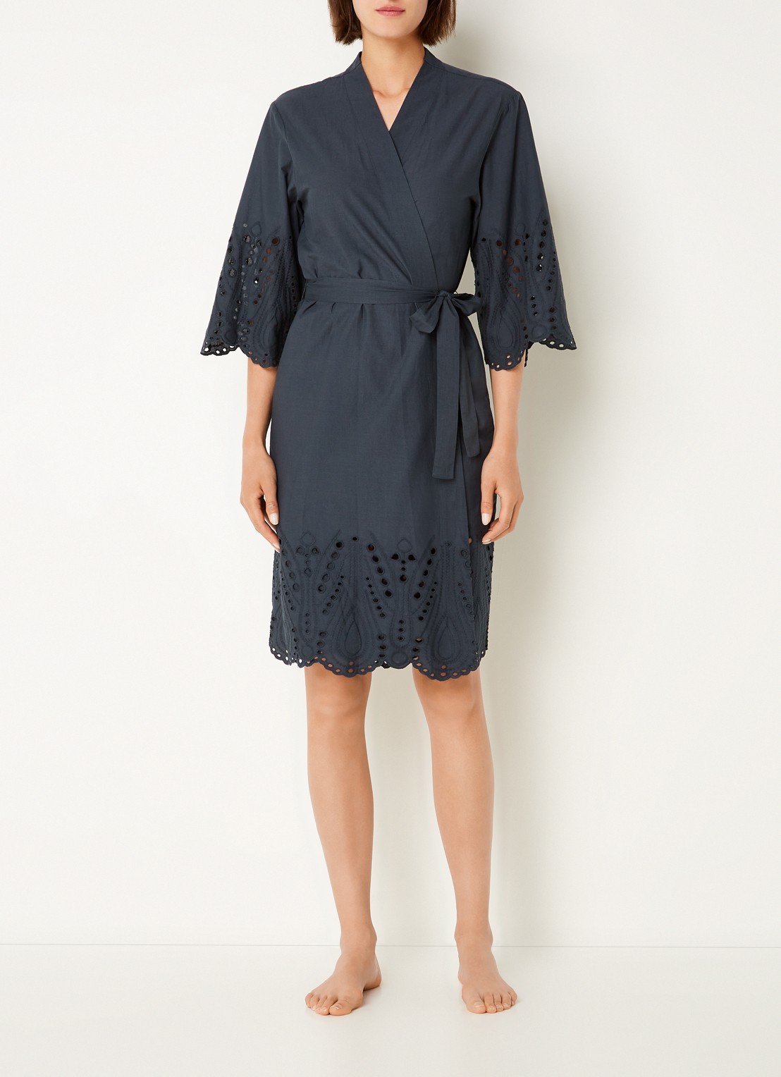 Essenza Sarai Tilia kimono met broderie - detail donkerblauw