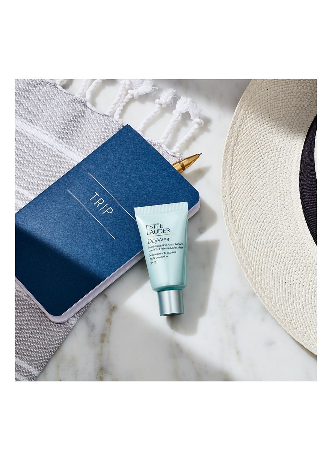 Estée Lauder DayWear Sheer Tint Release SPF15 - licht getinte dagcrème - detail 3 undefined