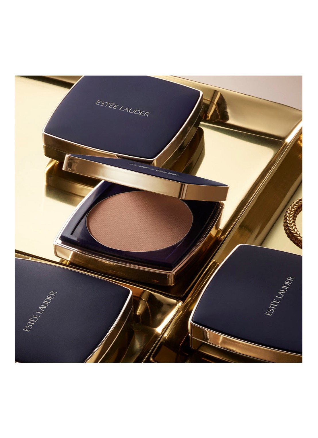 Estée Lauder Double Wear Stay-in-Place Matte Powder Foundation SPF 10 - foundation - detail 4 wheat - 3n2