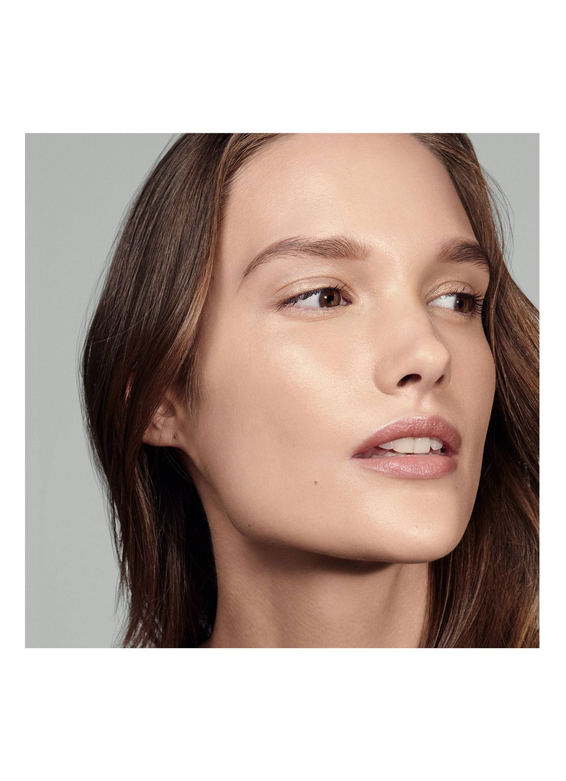 Estée Lauder Futurist Hydra Rescue Moisturizing Make-up SPF45 - foundation - detail 4 1n2 ecru