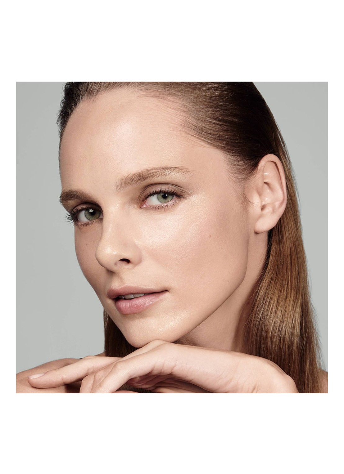 Estée Lauder Futurist Hydra Rescue Moisturizing Make-up SPF45 - foundation - detail 5 1w2 sand