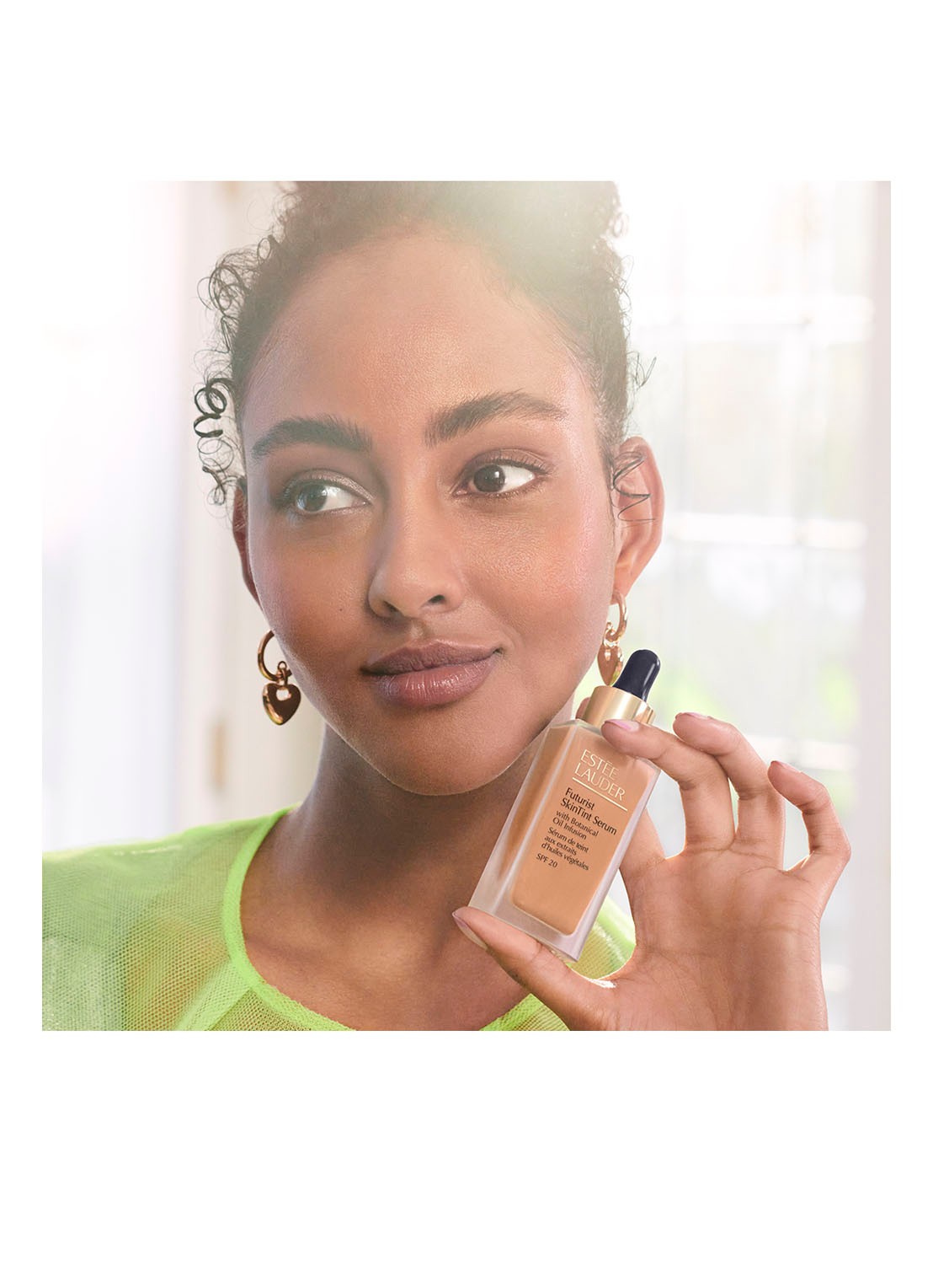 Estée Lauder Futurist Skintint Serum Foundation SPF20 - detail 5 3w1 tawny