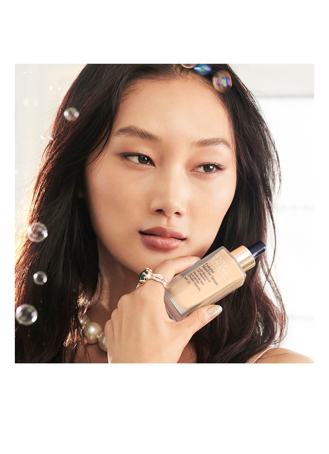 Estée Lauder Futurist Skintint Serum Foundation SPF20 - detail 4 2w1 dawn