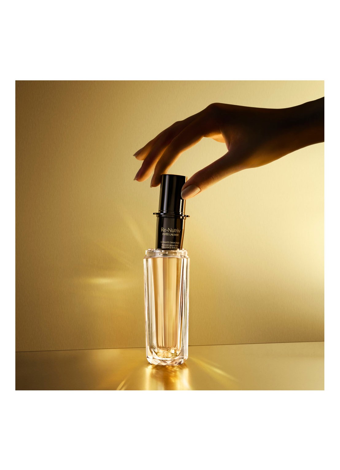 Estée Lauder Ultimate Diamond Transformative Brilliance - serum navulling - detail 2 undefined