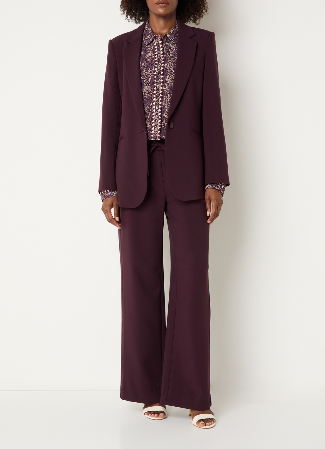 Expresso Blazer met paspelzakken en schoudervulling - voorkant 4 aubergine