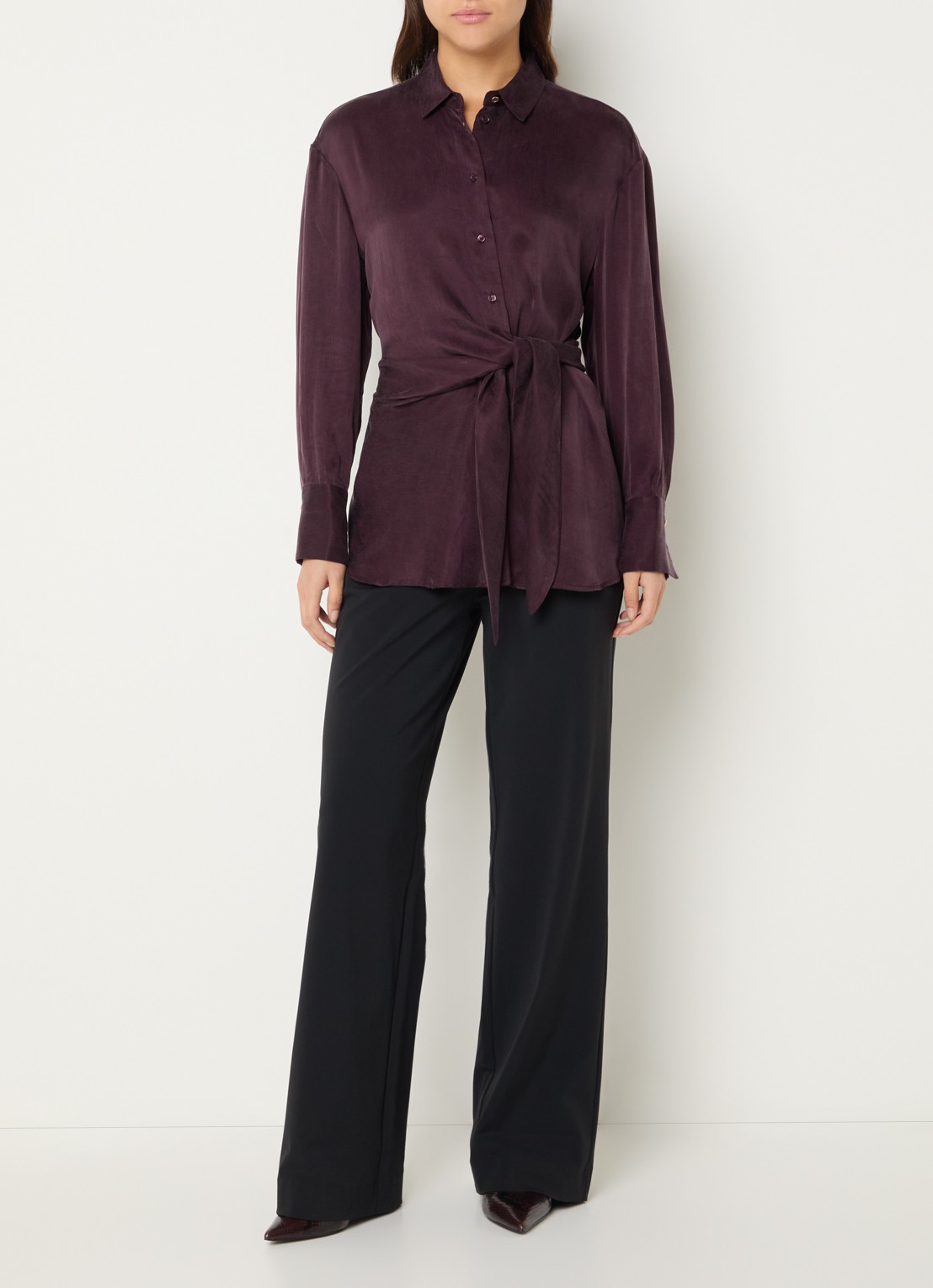 Expresso Blouse met gestrikt detail en glanzende finish - voorkant 2 bordeauxrood