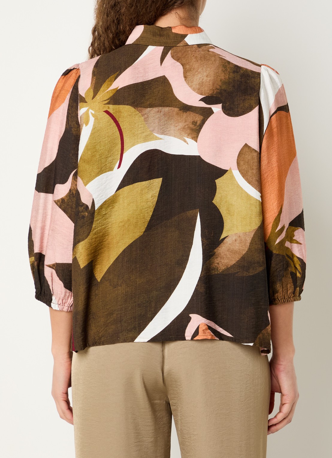 Expresso Blouse met grafisch bloemdessin - achterkant roestbruin