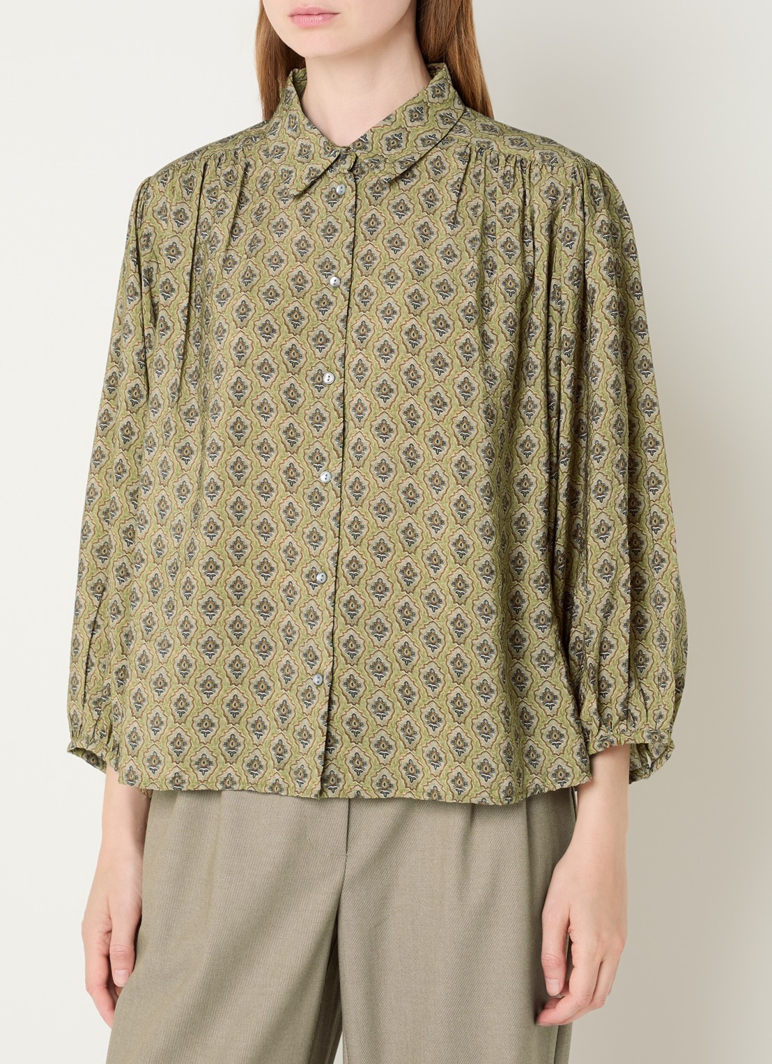 Expresso Blouse met grafisch dessin en ballonmouw - detail olijfgroen