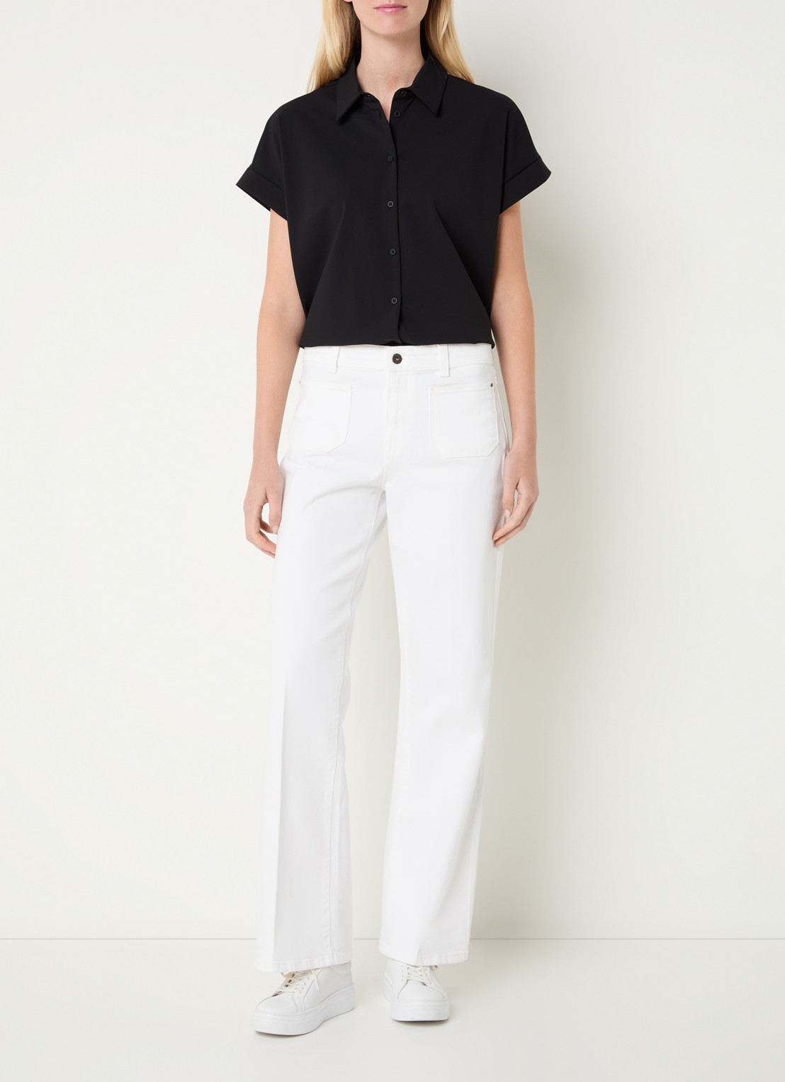 Expresso Blouse met vlindermouw - voorkant 4 zwart