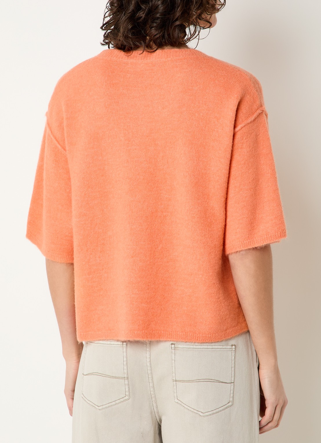 Expresso Fijngebreide top in alpaca wolblend - achterkant 3 abrikoos