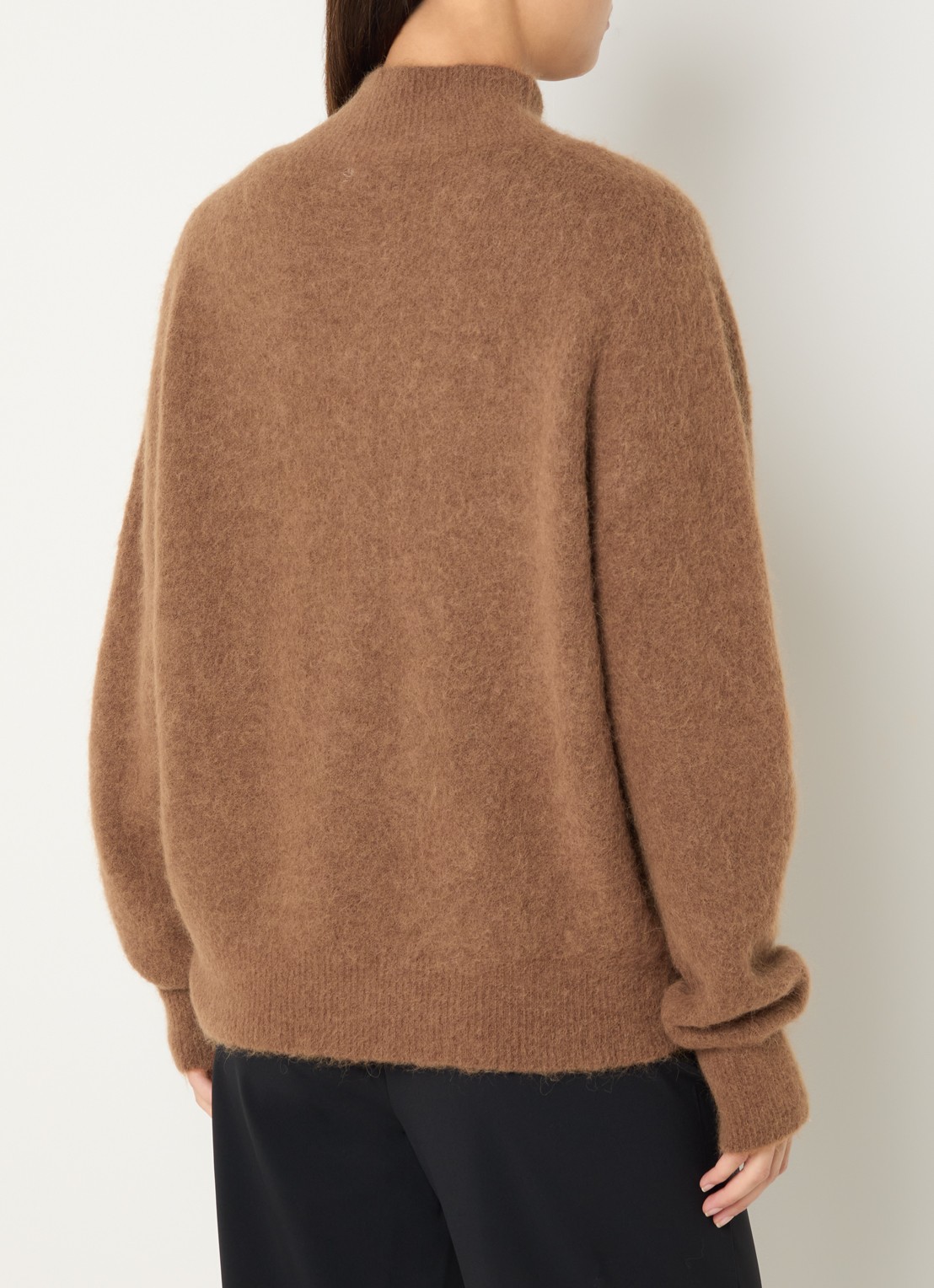 Expresso Fijngebreide trui in alpaca wolblend met opstaande kraag - achterkant 3 camel