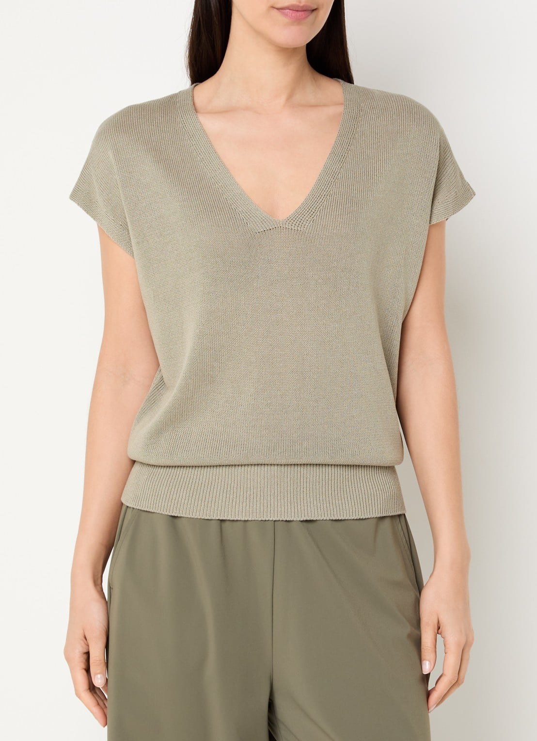 Expresso Grofgebreide top met V-hals - detail mosgroen