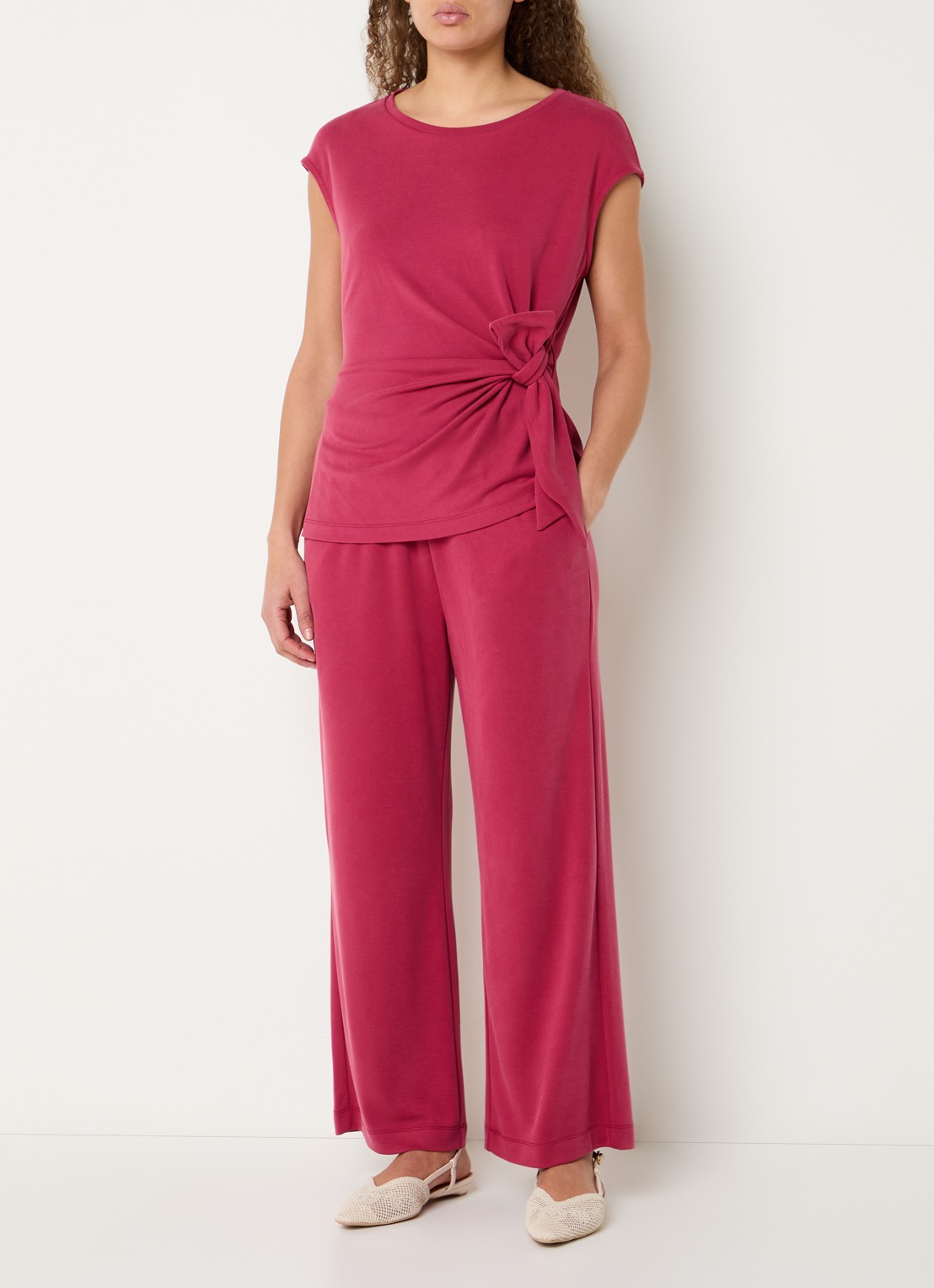 Expresso Top met knoopdetail - voorkant 3 kersenrood