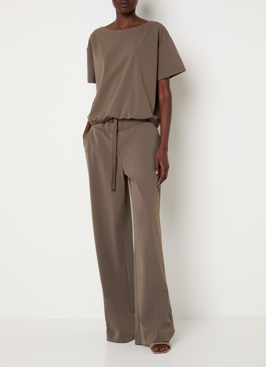 Expresso Travel top met boothals - voorkant 2 zand