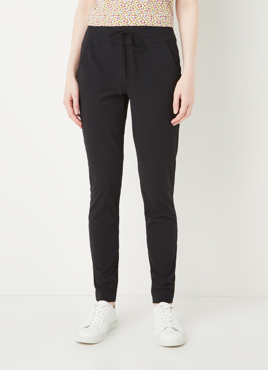 Expresso Xarah high waist slim fit pantalon van travel jersey - detail 4 zwart